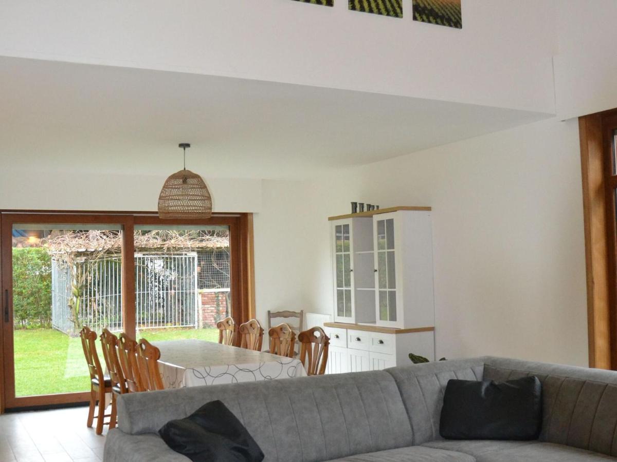 Welcoming Villa In Puivelde With Terrace Garden Barbeque Екстериор снимка